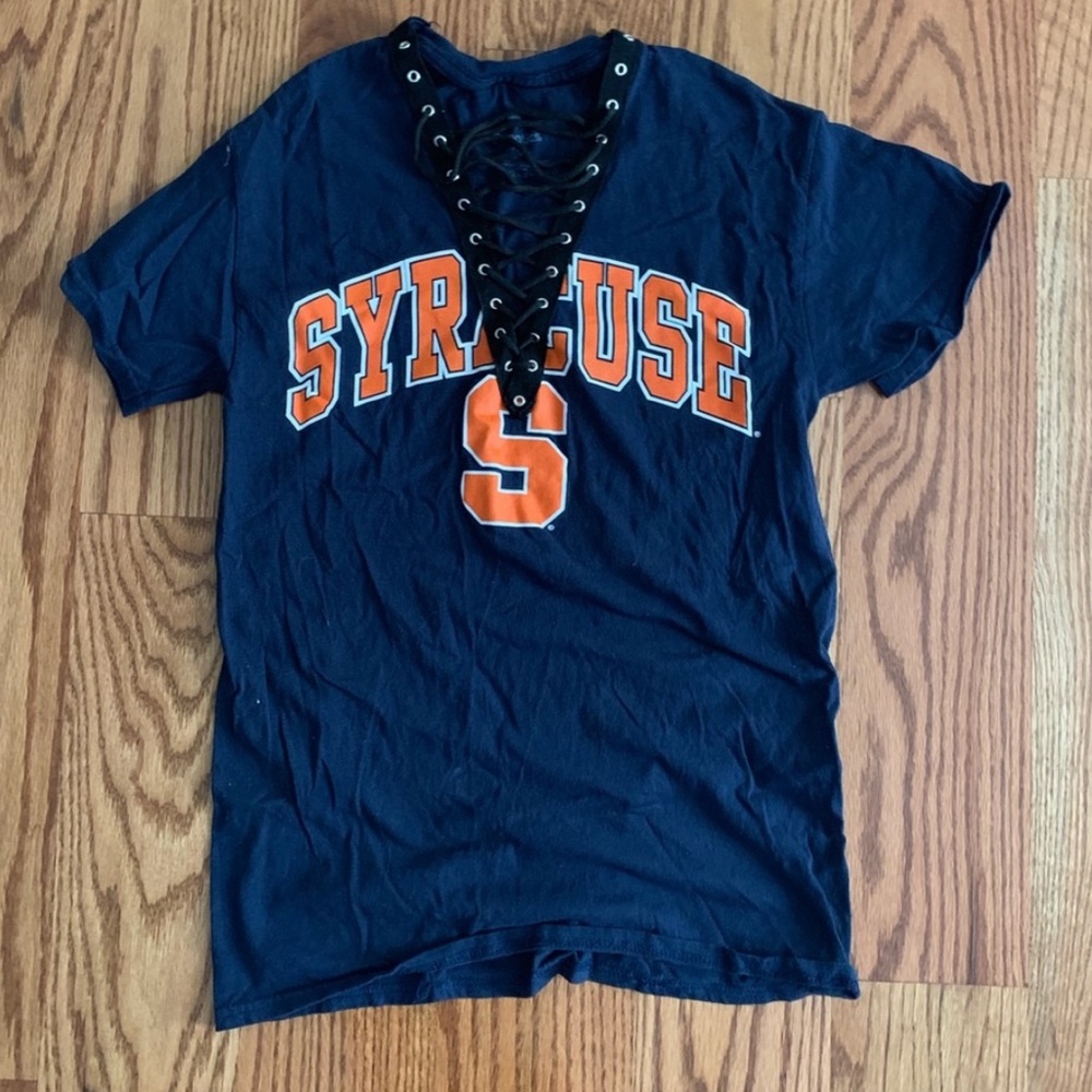 Syracuse Lace up tee